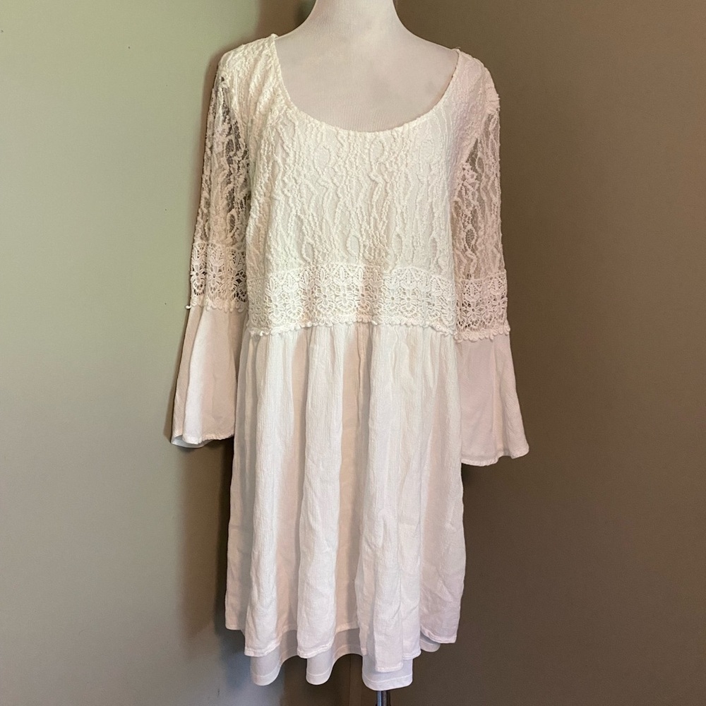 Red Camel Sz 3X White 3/4 Bell Sleeve Long Line Top